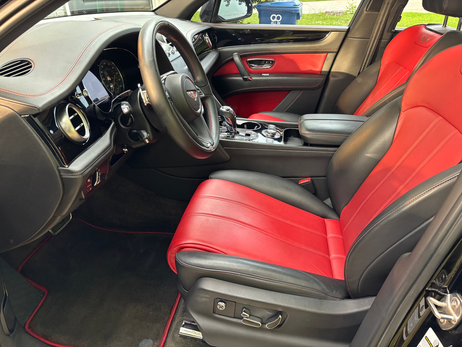 Interior of 2018 Sport Bentley Bentayga Black